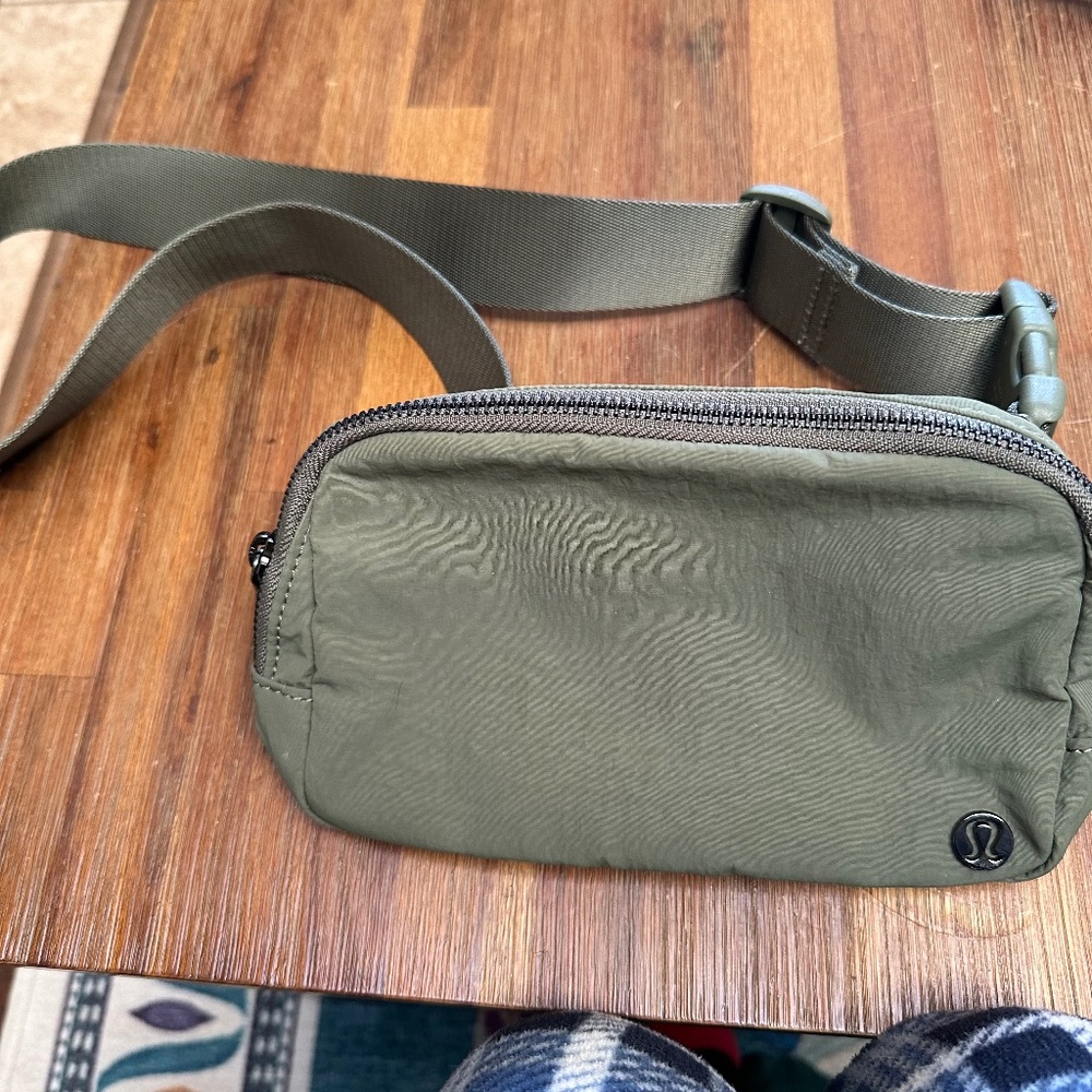 Lululemon Everywhere Belt Bag 1L NEW
